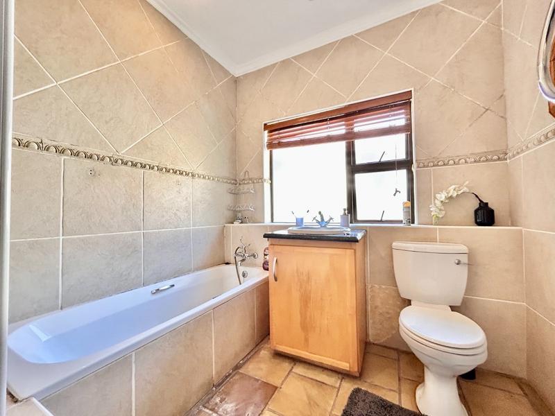 4 Bedroom Property for Sale in Pecanwood Estate North West
